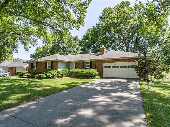 3rd image of 7237 Flint Dr