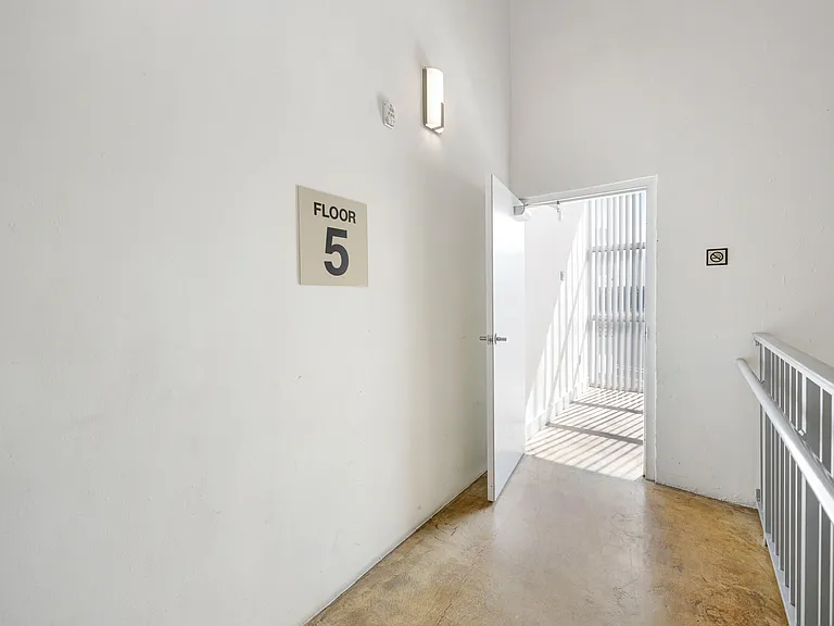 900 SW 7th St #505 — Photo 23