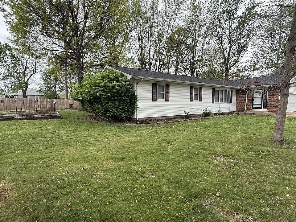 1st image of 1006 E 10th Street