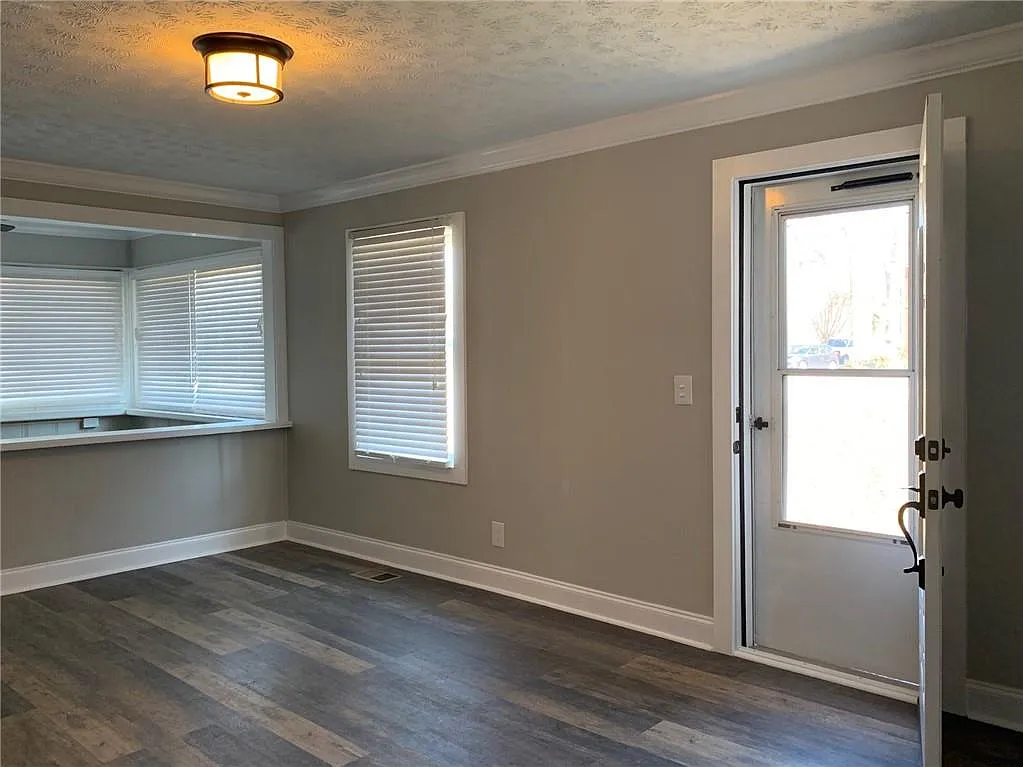 2 bed, 1.0 bath, 787 sqft, $1,695 — Photo 4
