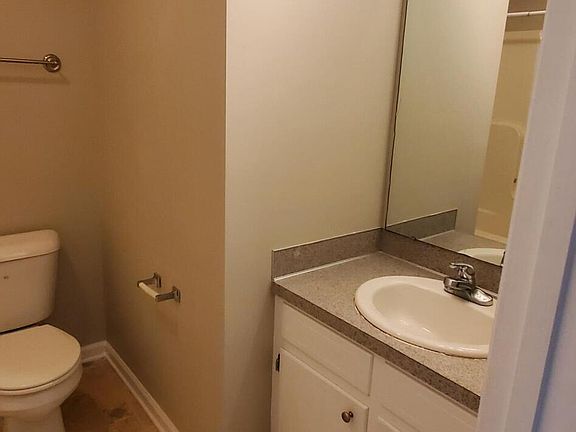 2nd image of 1200 Freeland Ln