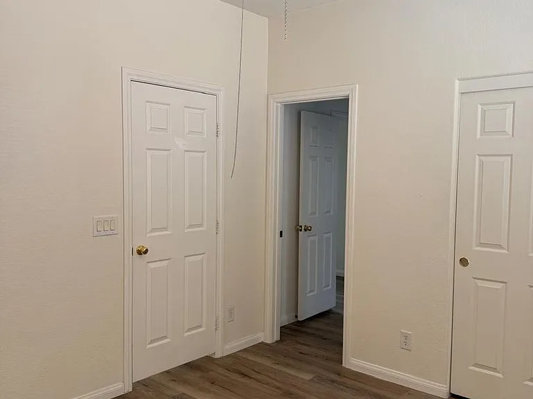 1260 Oak Village Ave — Photo 10