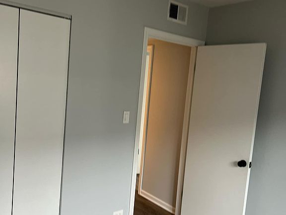 3rd image of 10831 S Keating Ave