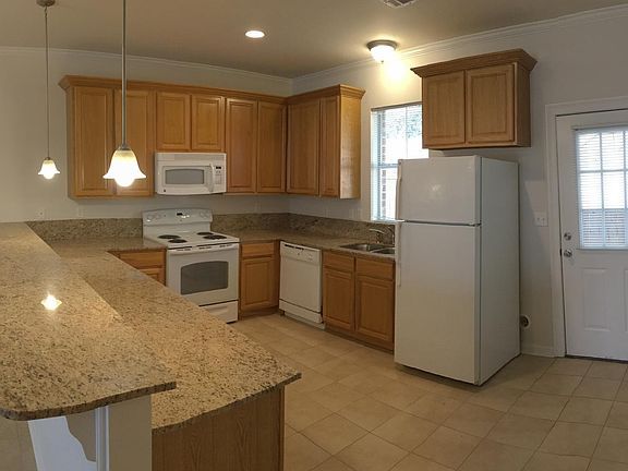 Kitchen Pic 1