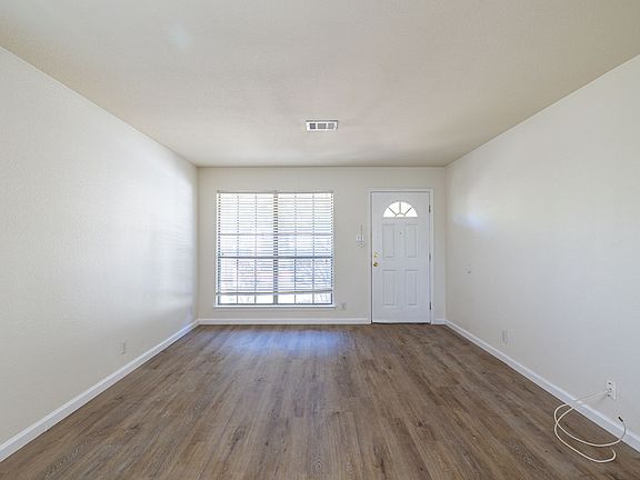 2nd image of 747 Pinafore St