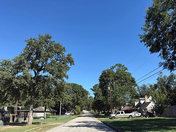5th image of 4073 Holly Ln