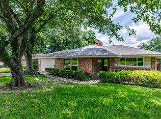 977 Green Castle Dr, Dallas, TX 75232