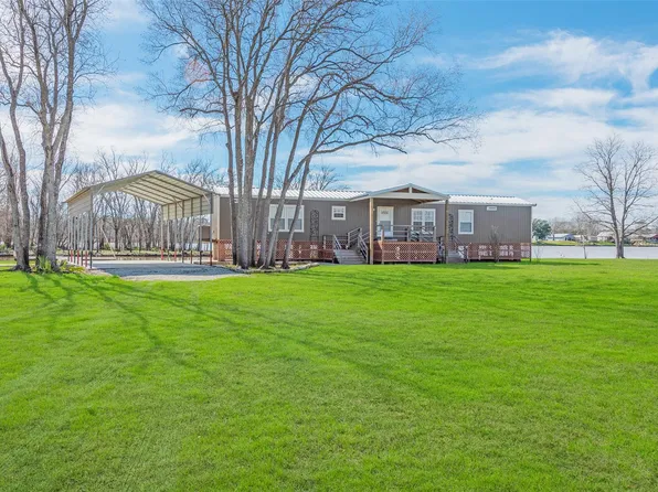 398 River Oaks Dr, Trinity, TX 75862