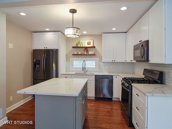 4th image of 1141 S Lyman Ave