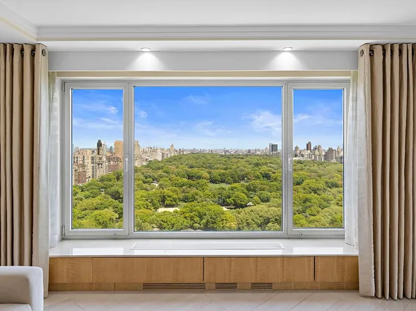 200 Central Park S APT 33A, Manhattan, NY 10019