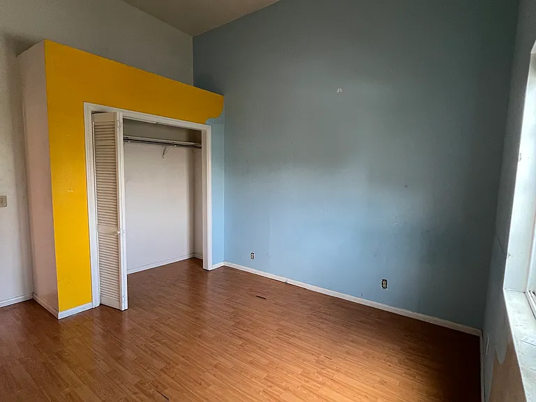 3rd bedroom with small closet