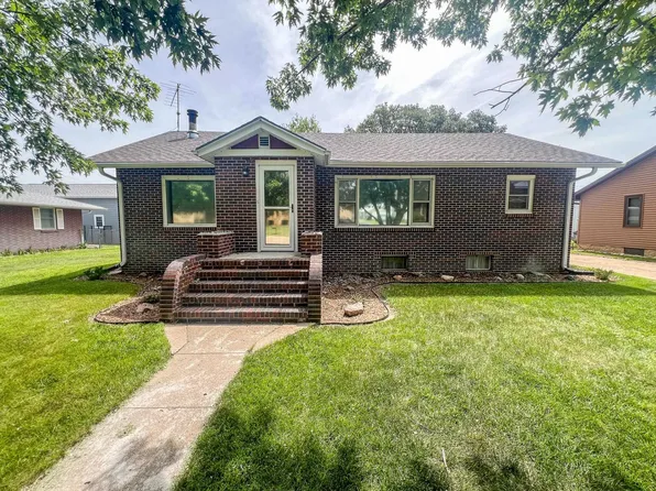 203 Truman Ave, Republican City, NE 68971