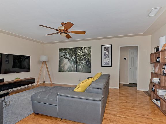 4th image of 4829 Baylor Dr