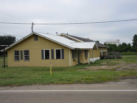 2nd image of 1108 Highway 181