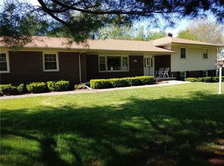 17 Briar Hill Rd, Paris, IL 61944