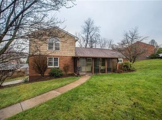 5089 Fieldcrest Dr, Pittsburgh, PA 15236