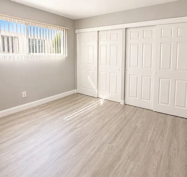 10059 Pinewood Ave — Photo 16