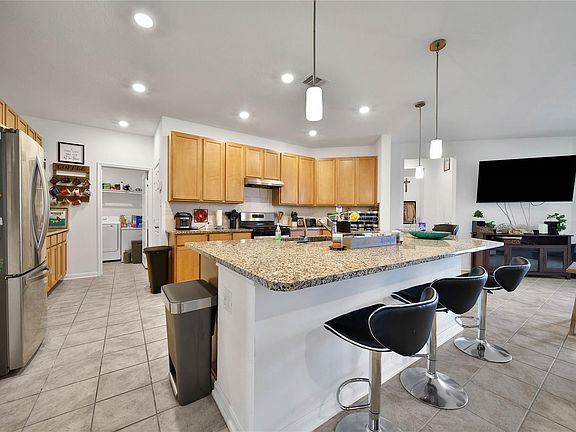 4th image of 7710 Royal Oasis Ln