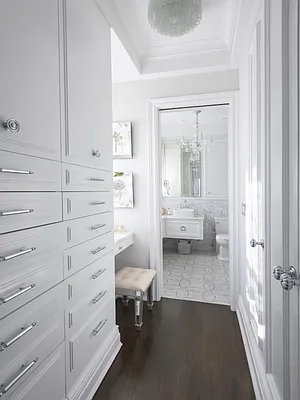 Sold by Sotheby's International Realty | media 6