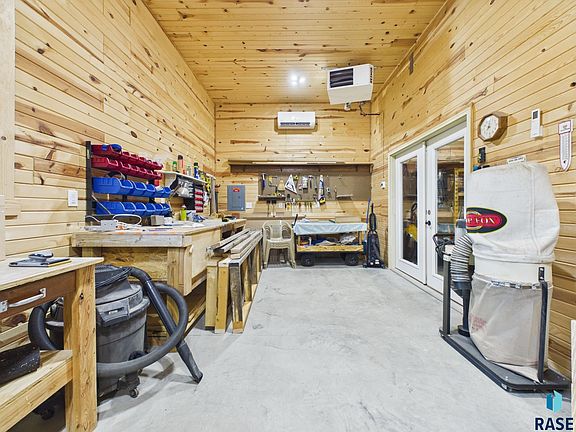 3rd image of 47504 Pony Meadow Ct