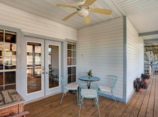 920 Grove Rd, Clear Lake Shores, TX 77565