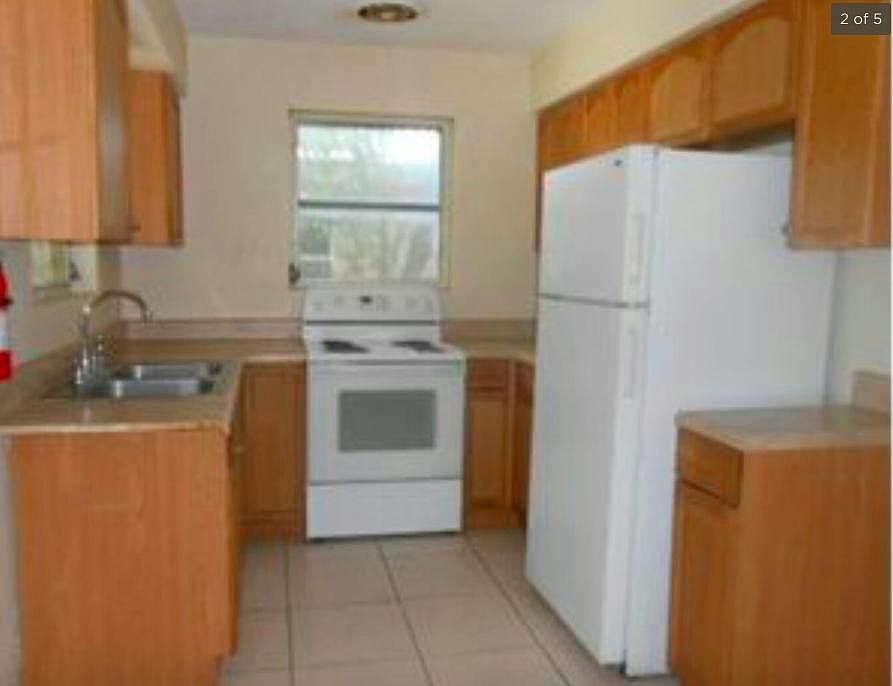 2nd image of 1400 Hialeah Dr