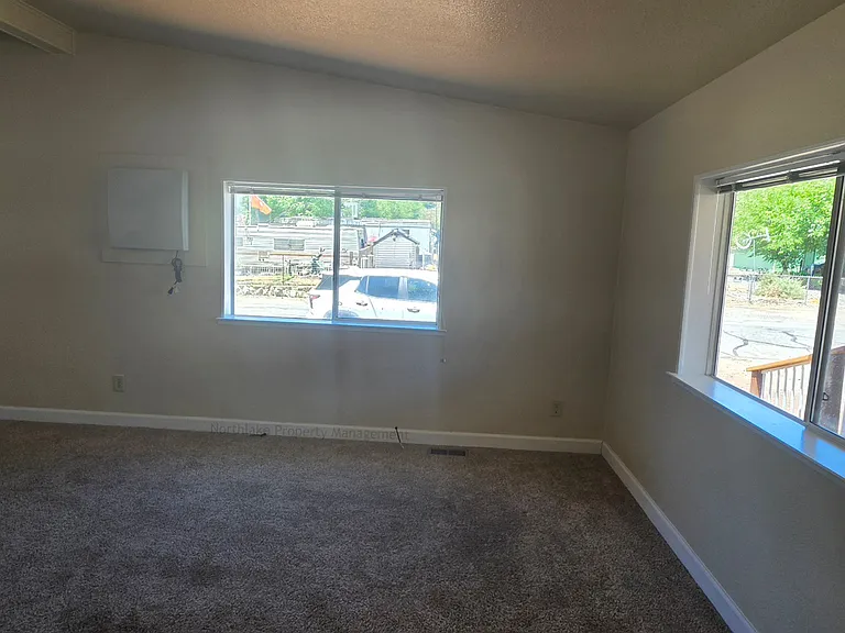 5820 Grove St — Photo 2