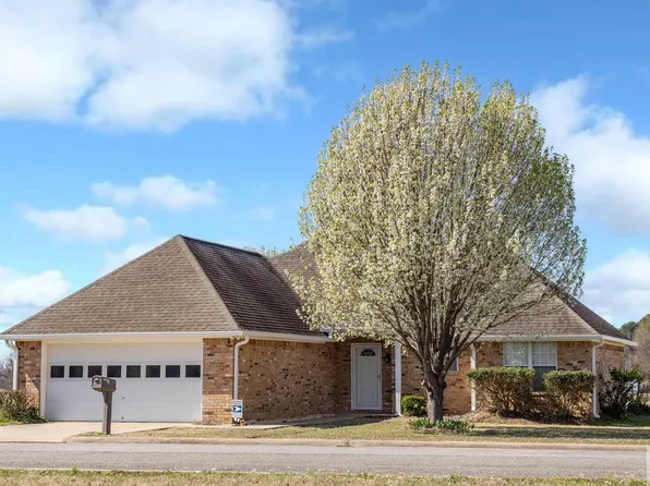 210 Bermuda Pl, De Kalb, TX 75559