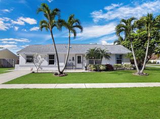 Le Chalet, Boynton Beach, FL 33472