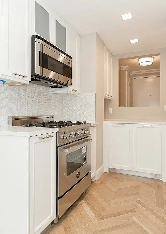 305 East 86th Street — Photo 3