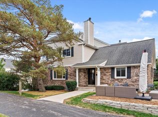 1118 Pilgrim Pkwy, Elm Grove, WI 53122