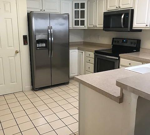 5th image of 405 Commerce Ave APT D