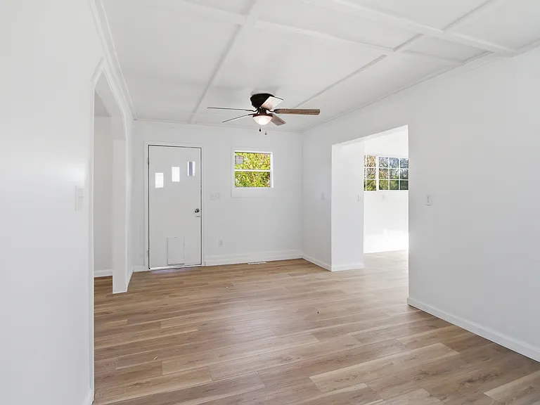 318 McClure St — Photo 2