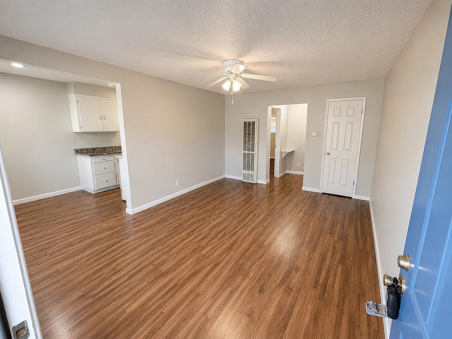 Phoenix Apartments — Photo 4