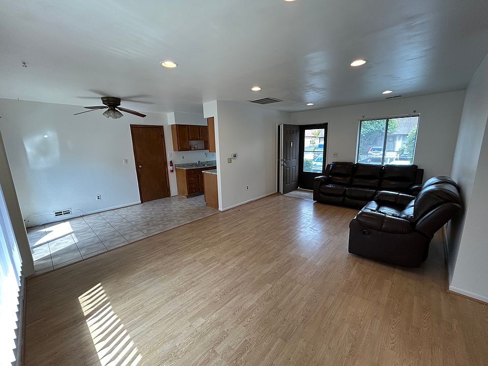 1st image of 41 Whittney Ct