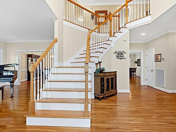 2nd image of 107 Trinity Ct