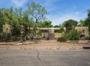 1029 Los Arboles Ave NW, Albuquerque, NM 87107