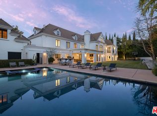 3901 Longridge Ave, Sherman Oaks, CA 91423