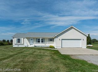 10185 N Genesee Rd, Mount Morris, MI 48458