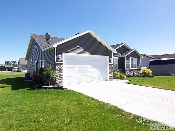 3rd image of 2380 N Roy Dr
