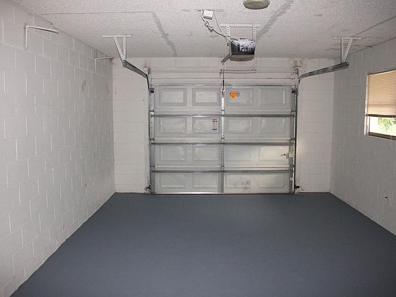 oversized 1 car garage