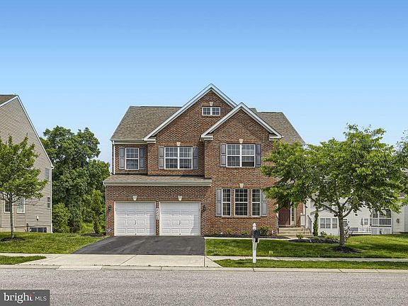 2nd image of 2302 Blackberry Rd