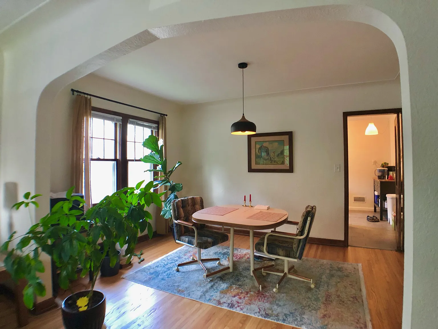 2 bed, 911 sqft, $1,900 — Photo 3