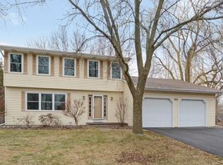 3193 Canterbury Cir, Woodbury, MN 55125