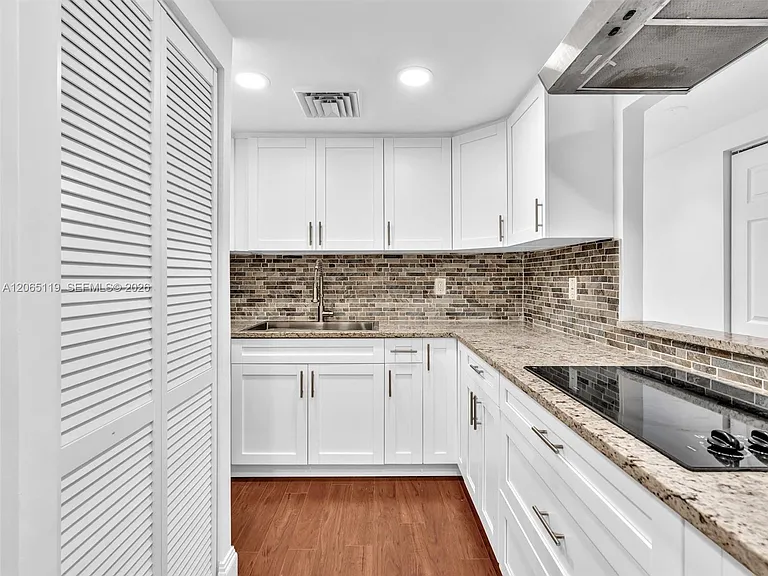 2451 S Brickell Ave #20M — Photo 27