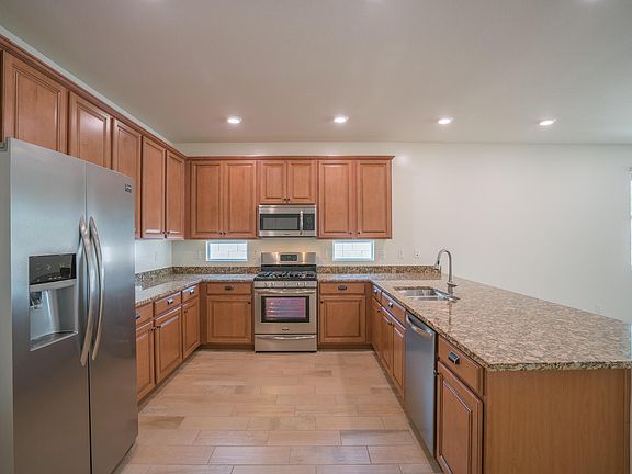 4th image of 23871 N 163rd Dr