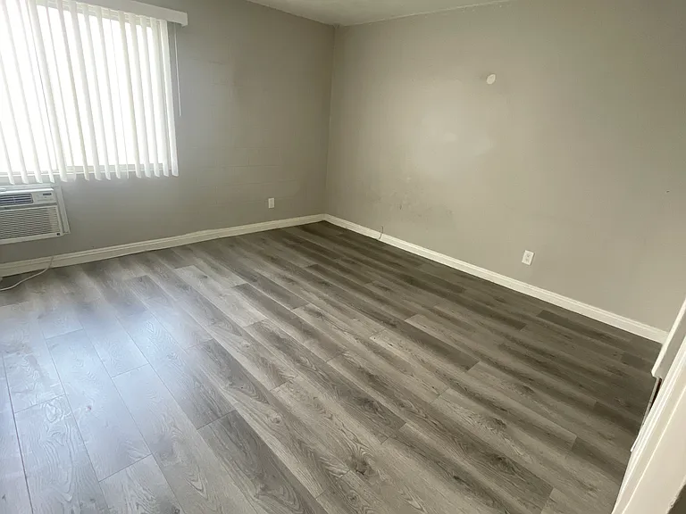 1734 Workman St #101 — Photo 4