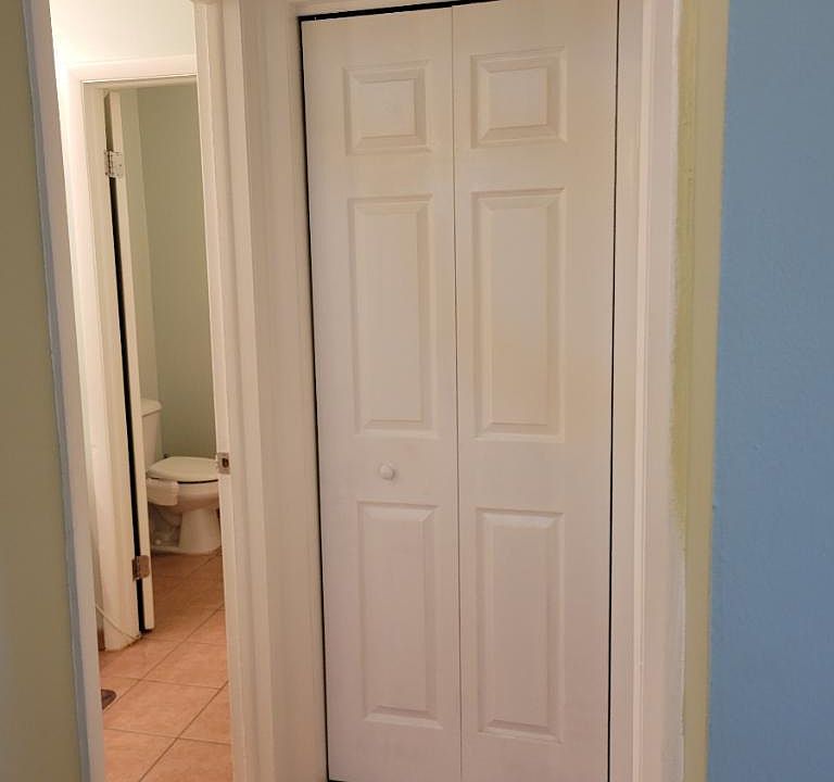 1st image of 9S040 Lake Dr APT 203