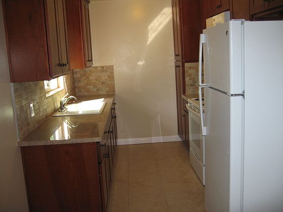 4th image of 589 Lincoln St APT 1