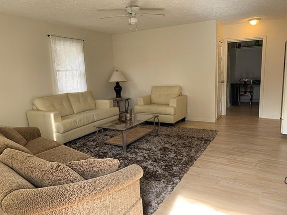 3rd image of 6902 Remmet Ave